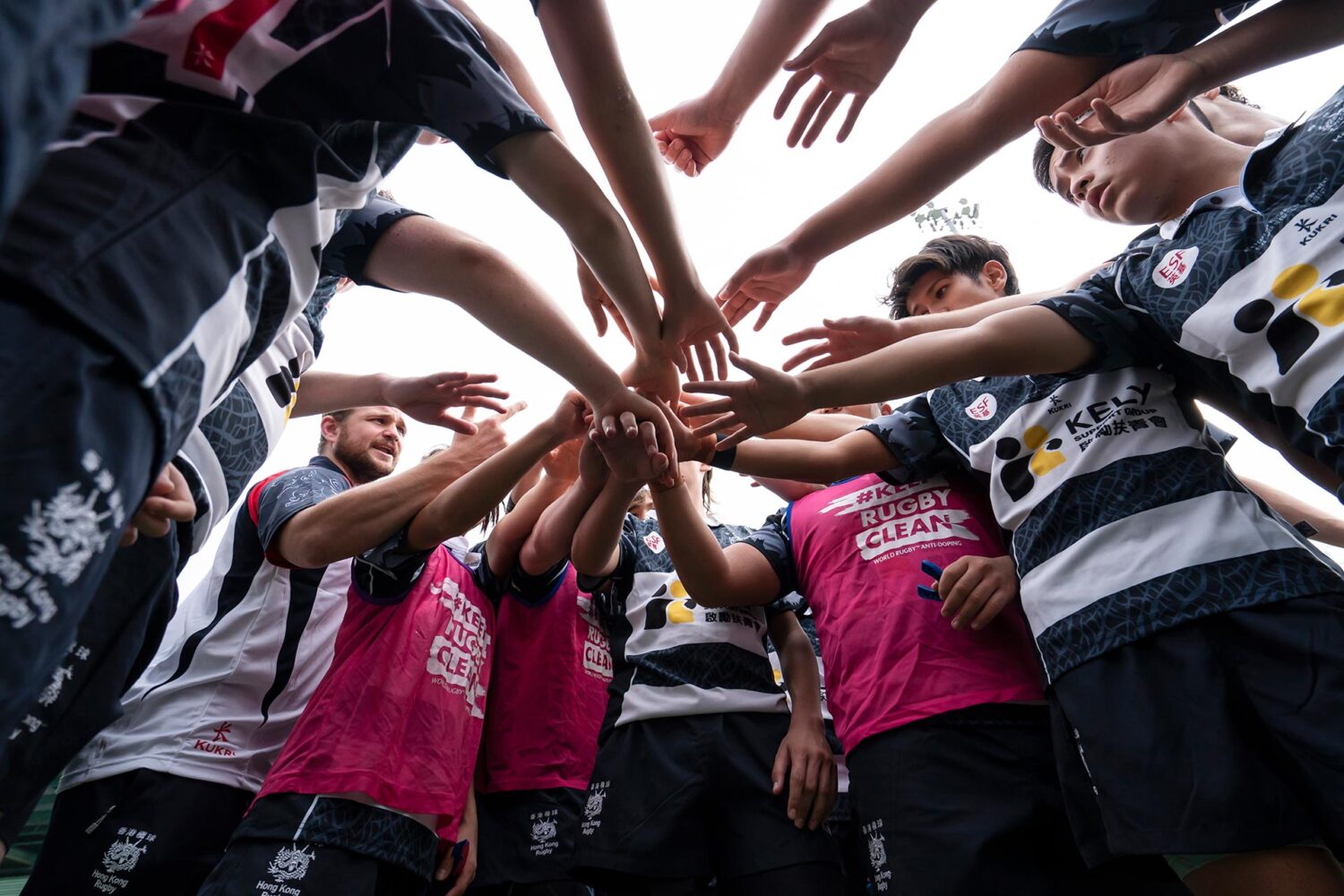 esf-rugby-huddle